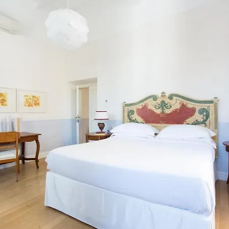 Via Giulia Iii By Onefinestay *